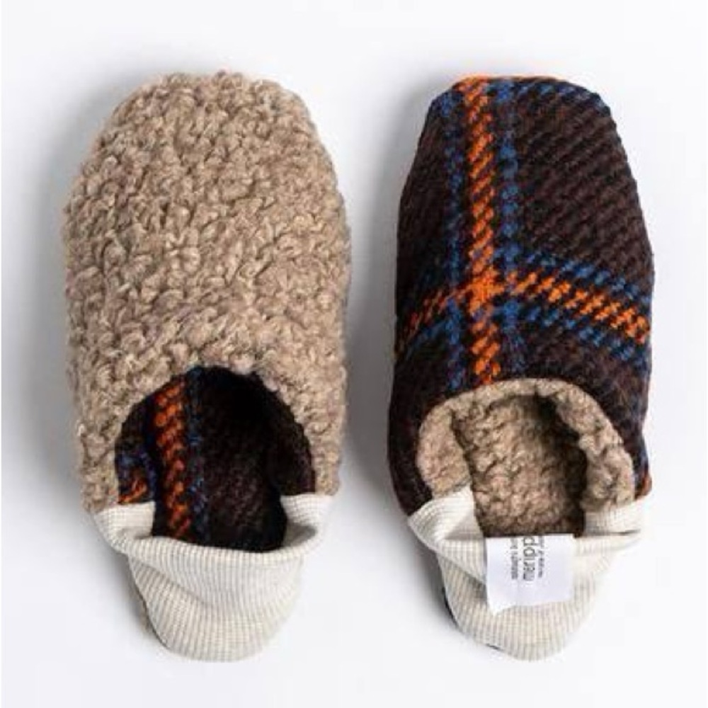 Merippa Blue Plaid and Multicolor Japanese Slipper Socks